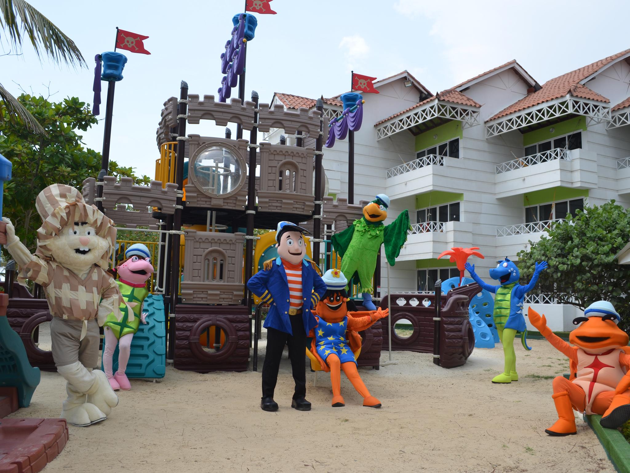Hotel Las Americas Casa De Playa Cartagena 외부 사진 Characters from the series at Legoland Malaysia Resort