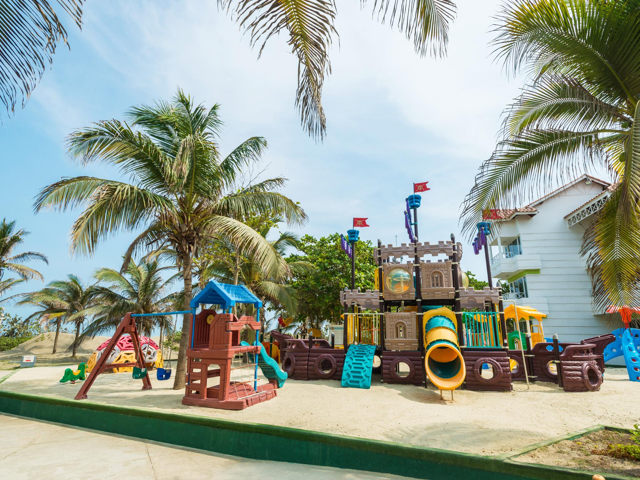 Hotel Las Americas Casa De Playa Cartagena 외부 사진 Playground at the resort