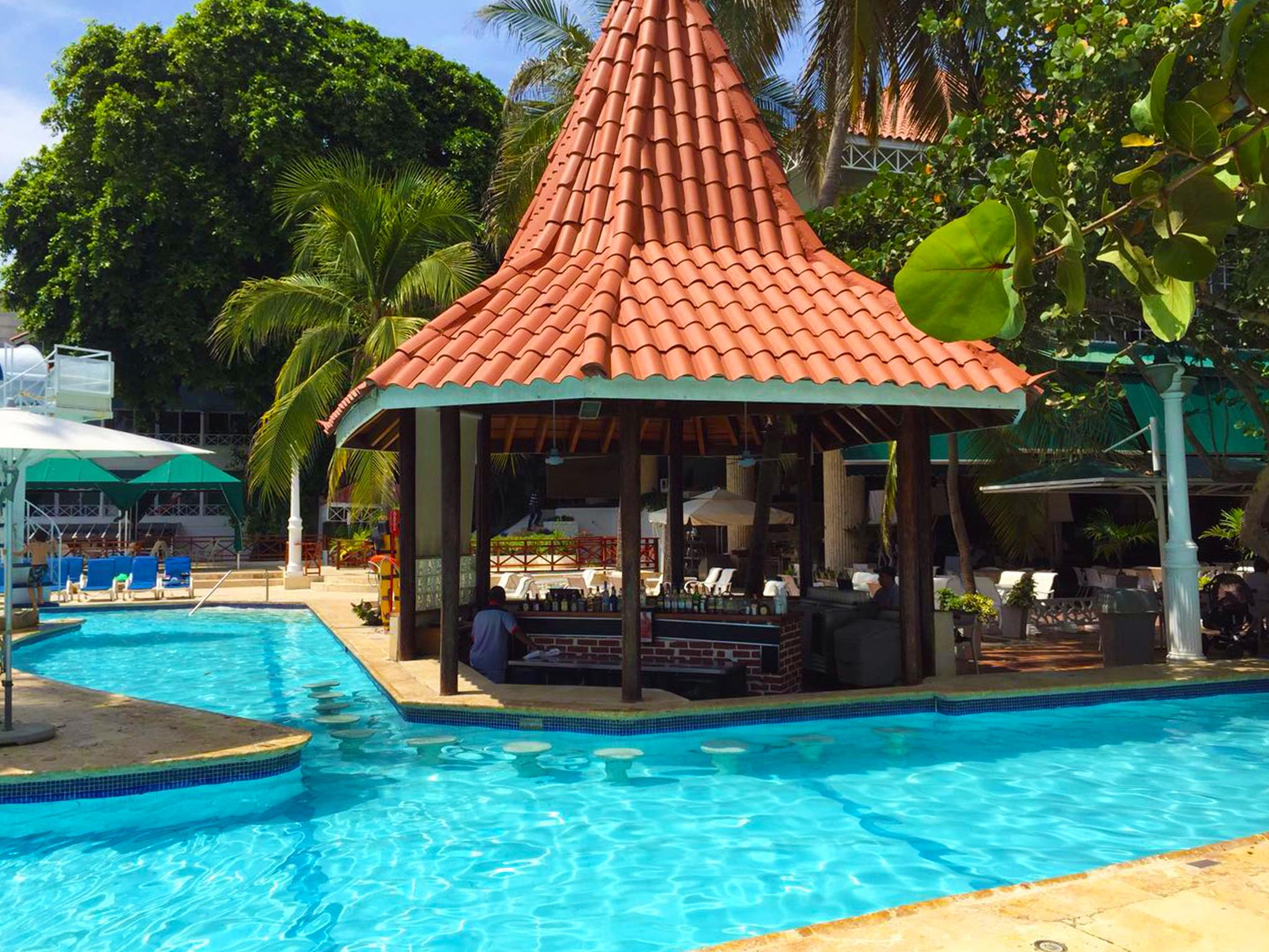 Hotel Las Americas Casa De Playa Cartagena 외부 사진 The swimming pool at the hotel