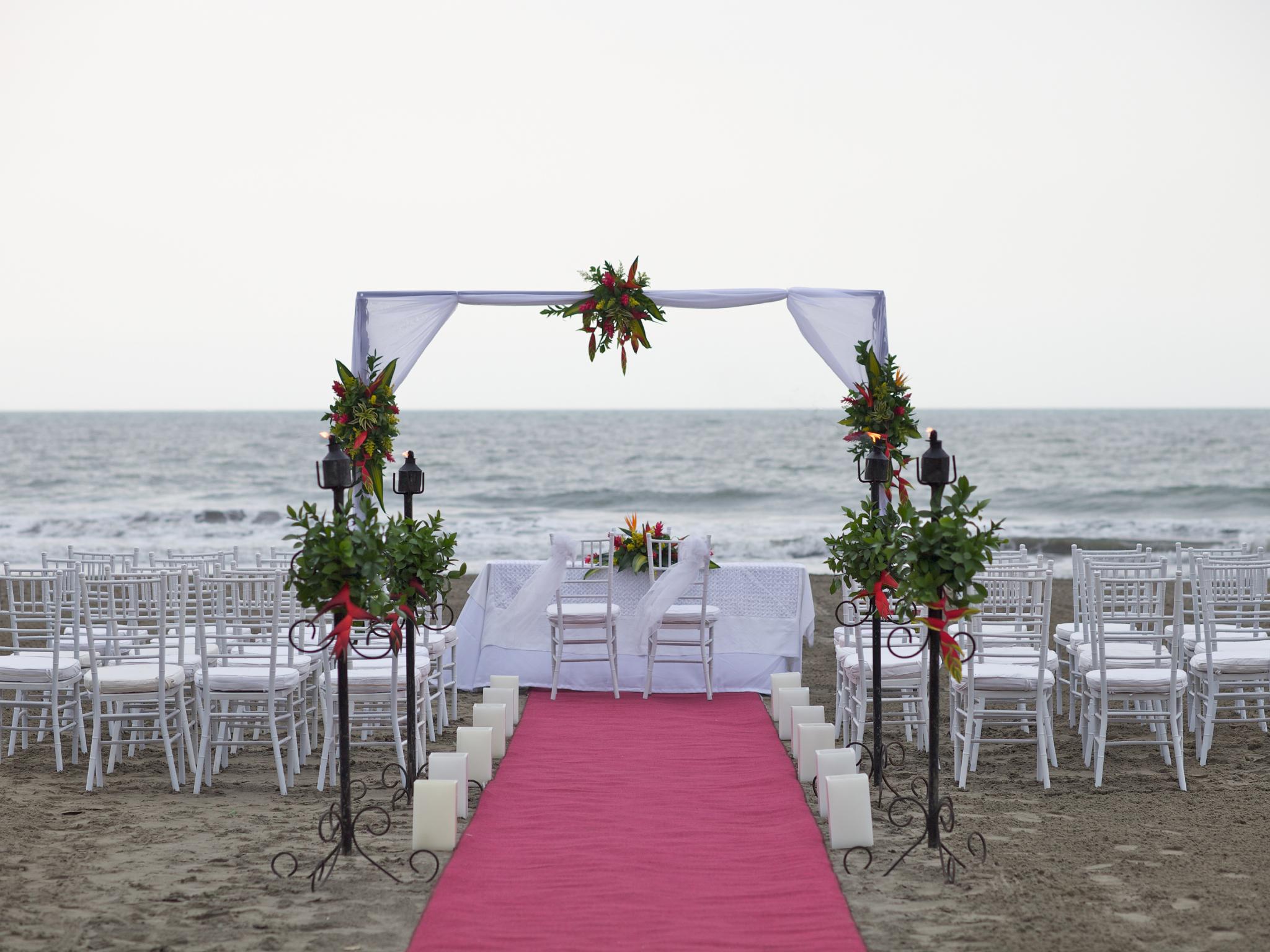 Hotel Las Americas Casa De Playa Cartagena 외부 사진 A beach wedding in Acapulco, Mexico