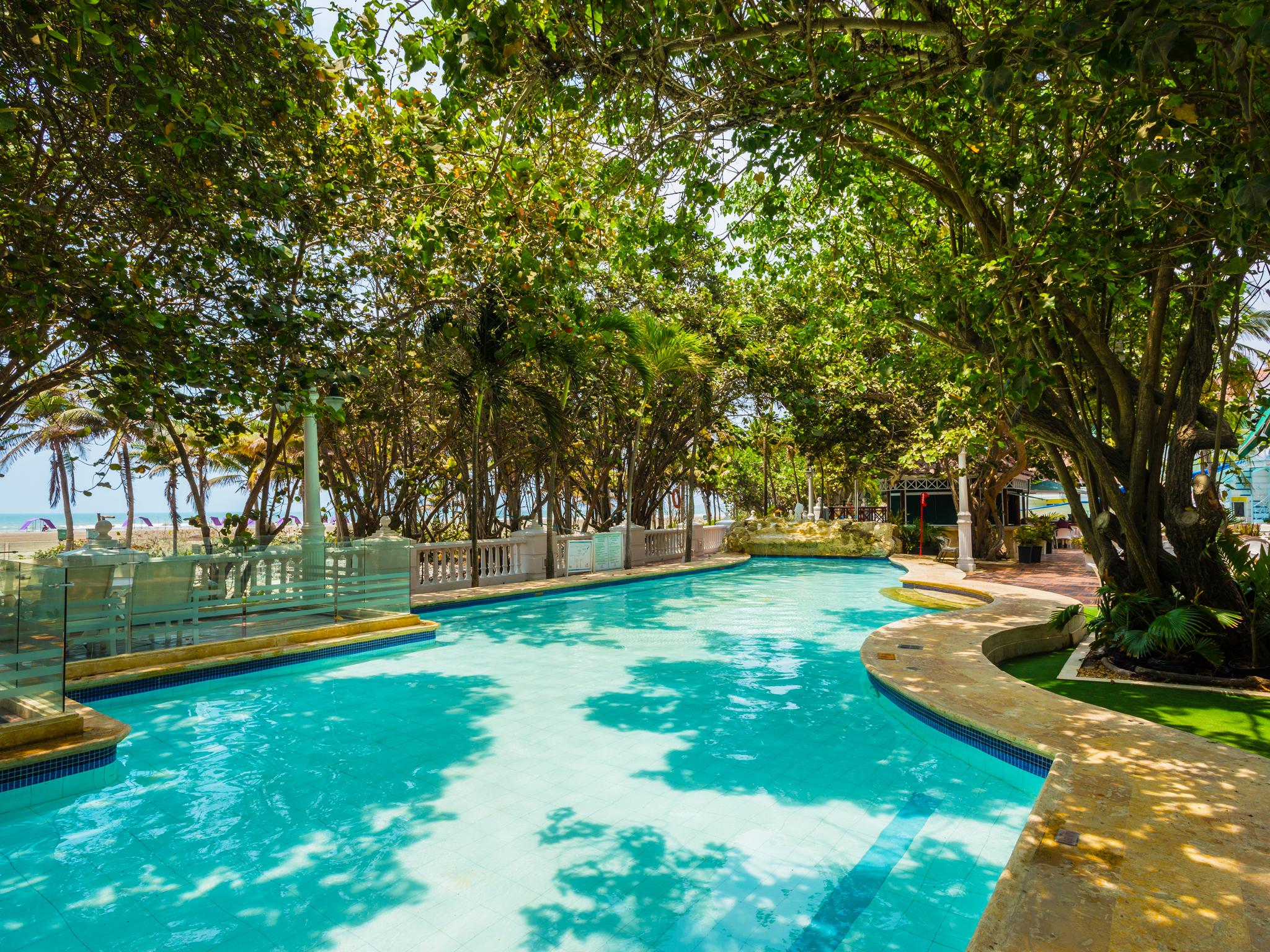 Hotel Las Americas Casa De Playa Cartagena 외부 사진 The swimming pool at the hotel