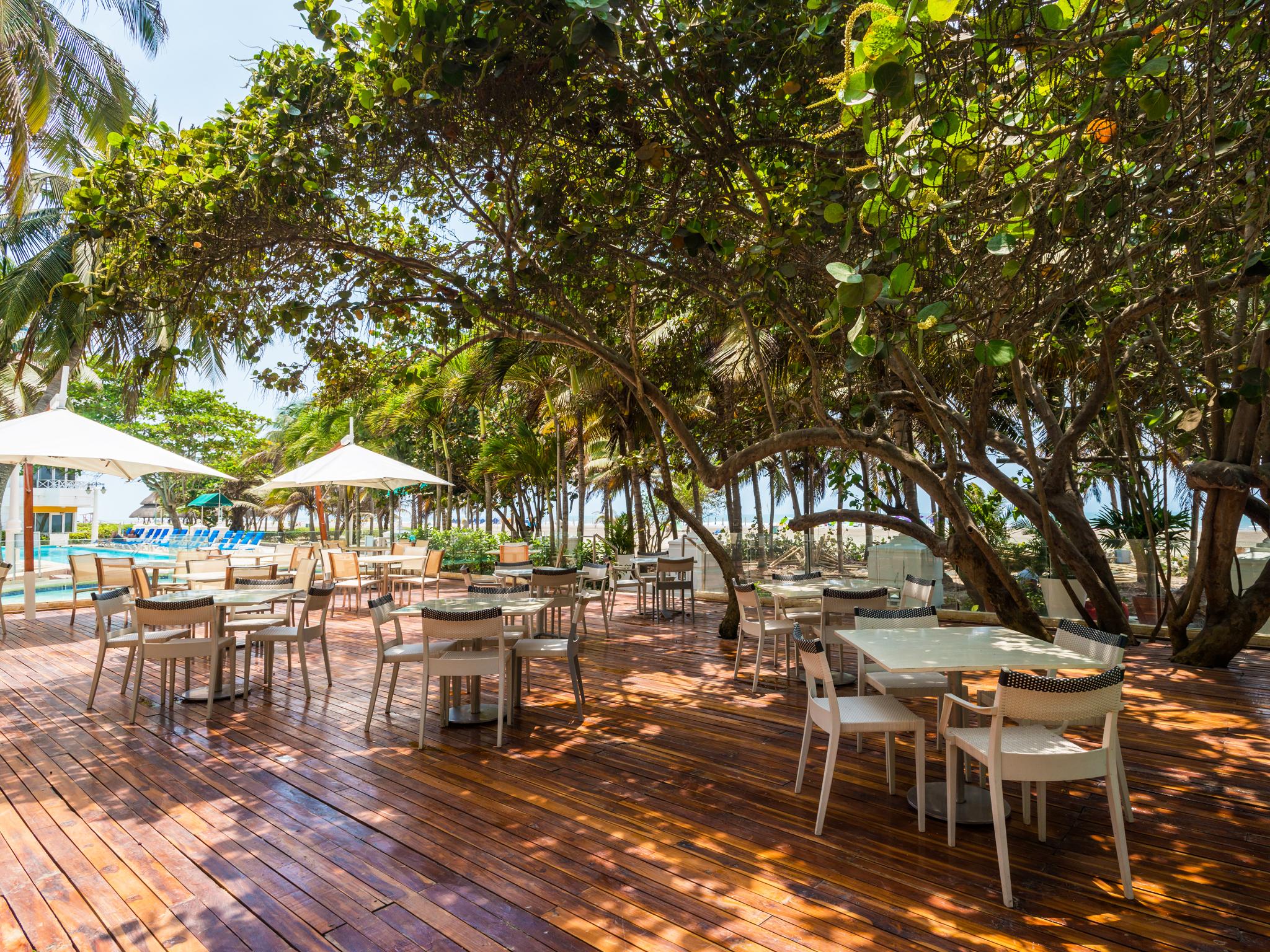 Hotel Las Americas Casa De Playa Cartagena 외부 사진 The beach at the hotel